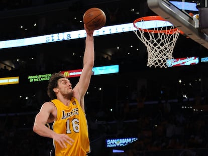 Gasol durante el primer partido de las finales de la NBA entre los Lakers y los Boston Celtics, en el Staples Center en 2010.