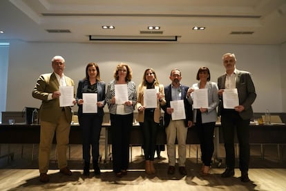 Disidentes de Vox en el acto del 22 de febrero en un hotel de Barajas.