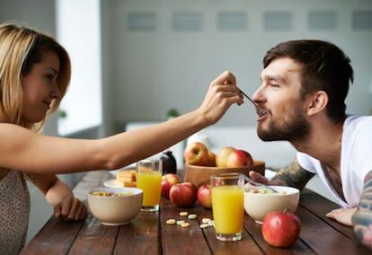 Desayunar fruta, estar con los suyos… o desayunar fruta con los suyos.