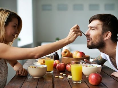 Desayunar fruta, estar con los suyos… o desayunar fruta con los suyos.