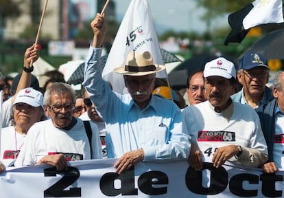 Hernández Gamundi (centro), durante la protesta de 2013.