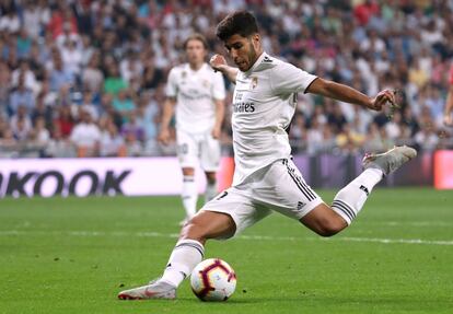 Marco Asensio marca el primer gol del partido.