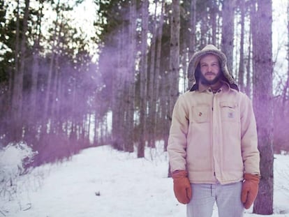 Justin Vernon, en el bosque de Wisconsin donde se refugió.