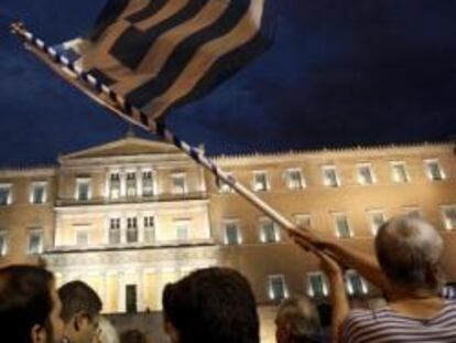 Protestas en el exterior del Parlamento griego