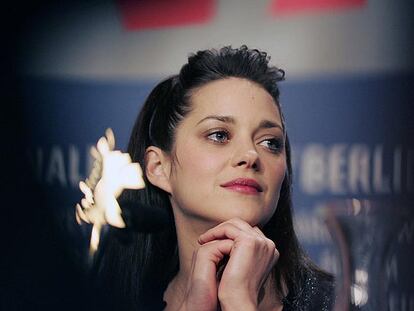 La actriz Marion Cotillard, protagonista de<i> La vie en rose,</i> ayer en Berlín.