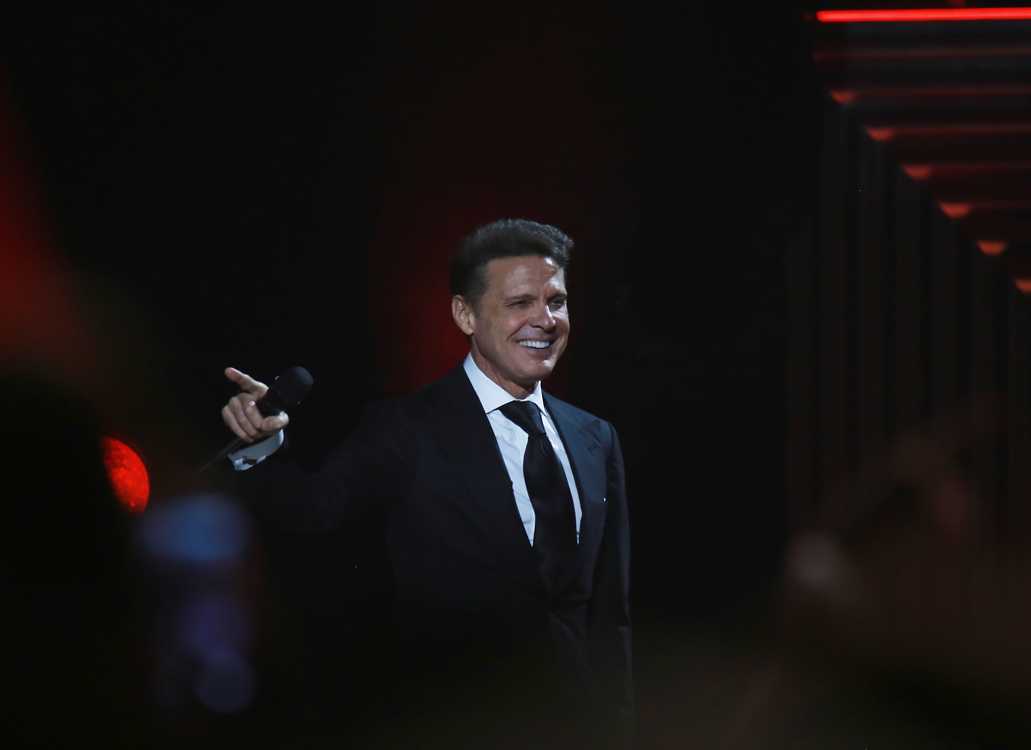 Luis Miguel reaparece lejos de los escenarios como protagonista de campañas publicitarias