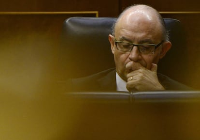 Cristóbal Montoro, en un momento de la comparecencia de Mariano Rajoy para anunciar las medidas de ajuste.