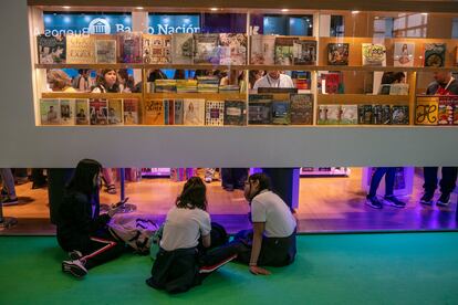 Niños en la feria del libro de Buenos Aires, el 27 de abril de 2023.