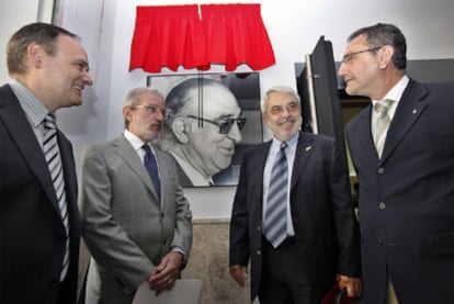 El catedrático Antonio Ferrando, el rector Esteban Morcillo, Manuel Sanchis-Guarner Cavanilles y el rector Vicent Climent, ayer.