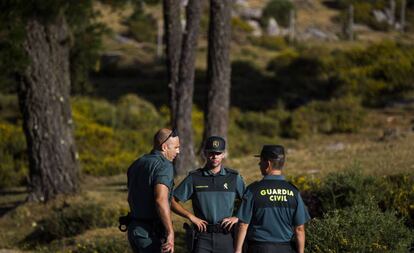 Tres agentes de la Guardia Civil, en una imagen de archivo.