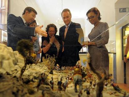 Alejandro Noguera, Rita Barber&aacute;, Alberto Fabra y Lola Johnson, en el Museo L&rsquo;Iber. 