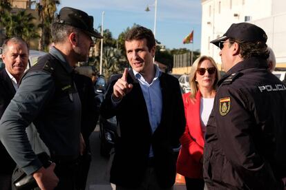 Pablo Casado se reúne con varios sindicatos policiales en Melilla.