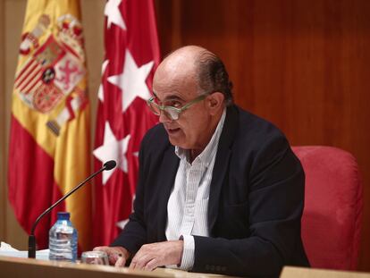 El viceconsejero de Salud Pública y plan covid-19 de Madrid, Antonio Zapatero, en la rueda de prensa de este viernes.