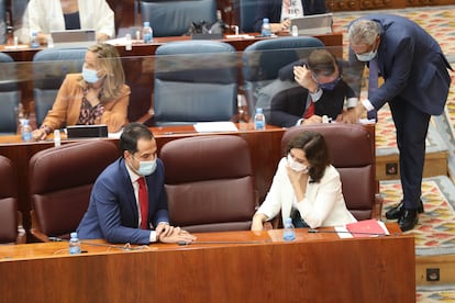 Isabel Díaz Ayuso e Ignacio Aguado, durante una sesión plenaria en la Asamblea de Madrid.