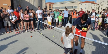 Djokovic, durante una exhibición en Zadar, la semana pasada. / ZVONKO KUCELIN (AP)