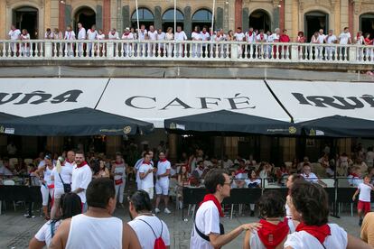 Los bares podrán abrir hasta las 6 de la mañana en San Fermín y las discotecas y salas de fiestas hasta las 7.30.