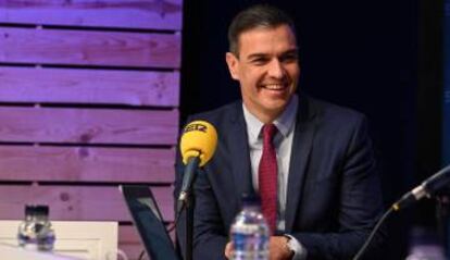 El presidente del Gobierno, Pedro Sánchez, es entrevistado por la cadena Ser en Barcelona.