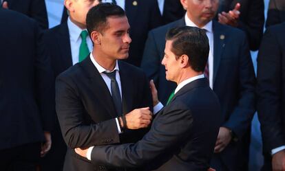 Márquez saluda al presidente Peña Nieto.