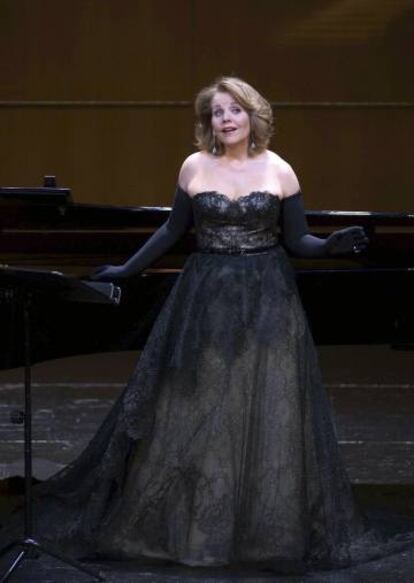 La soprano Ren&eacute;e Fleming, ayer en el Teatro Real.  