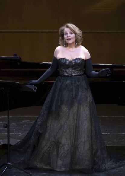 La soprano Renée Fleming, ayer en el Teatro Real.