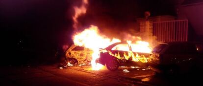 Coches incendiados la pasada noche en Pinto.