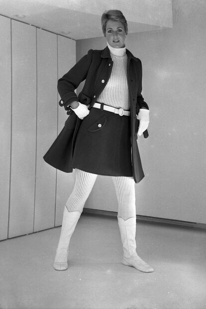 El modisto será recordado por haber promovido la minifalda y el pantalón para las mujeres en los años sesenta, inspirado siempre por las formas geométricas y la influencia de la arquitectura en sus creaciones.