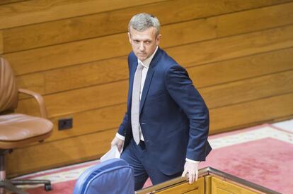 El vicepresidente gallego, Alfonso Rueda, en el Parlamento gallego.