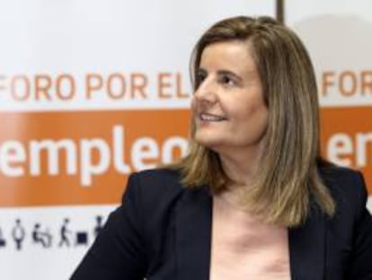 La ministra de Empleo, Fátima Báñez, durante el l Foro por el empleo organizado por el diario La Gaceta hoy en Salamanca, donde se analiza la situación de España en esta materia.