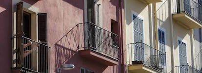Los altos precios de los alquileres, alentados por el rendimiento turísico, ahuyentan a los trabajadores desplazados a las islas.