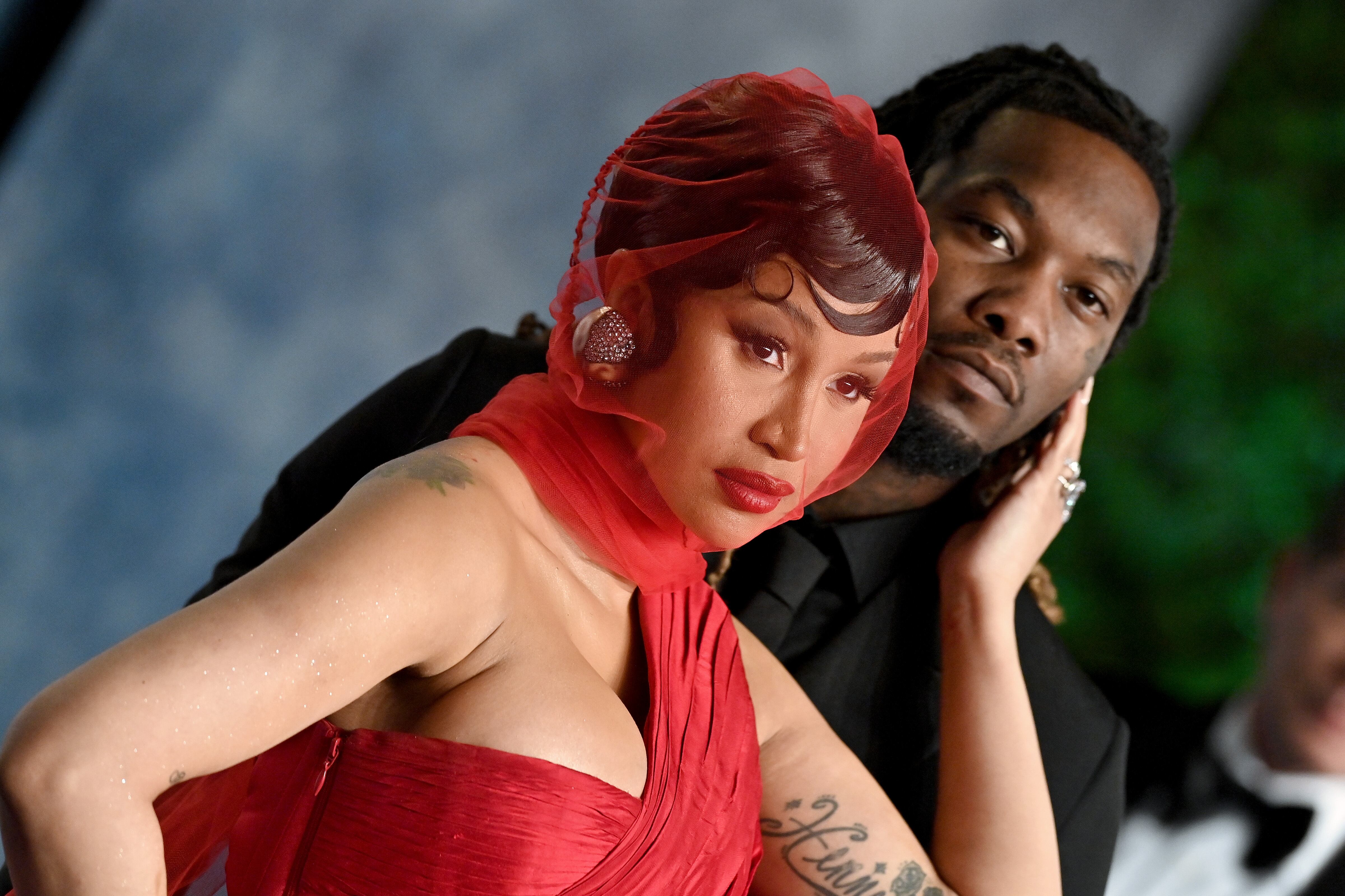 Cardi B se divorcia de Offset y horas después desvela que está embarazada de su tercer hijo 