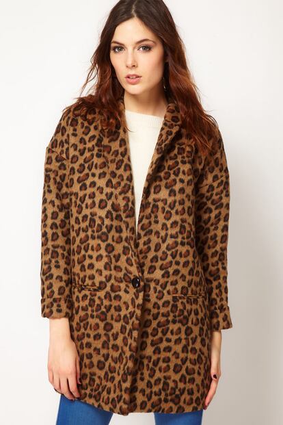 River Island se decanta por la tendencia oversize. Si te gusta aprovecha porque está rebajado (72 euros).