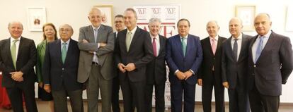 Reunión de la junta directiva de la Asociación Valenciana de Empresarios con el presidente Fabra.