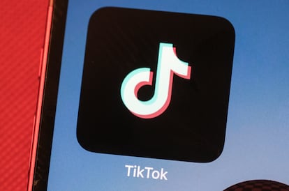 Emoticono de TikTok.