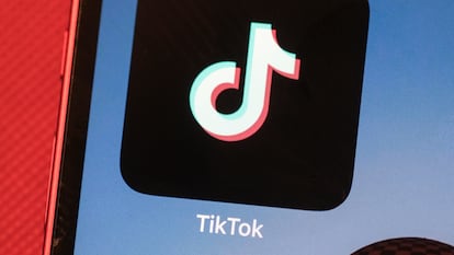 Emoticono de TikTok.