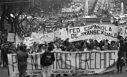 Manifestacin de transexuales en Madrid, en el marco del Da del Orgullo Gay de 1997.