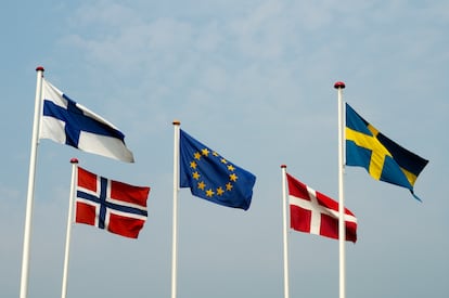 Banderas de los países escandinavos y de la Unión Europea