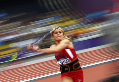 Brittany Borman de EE UU durante un lanzamiento de jabalina.