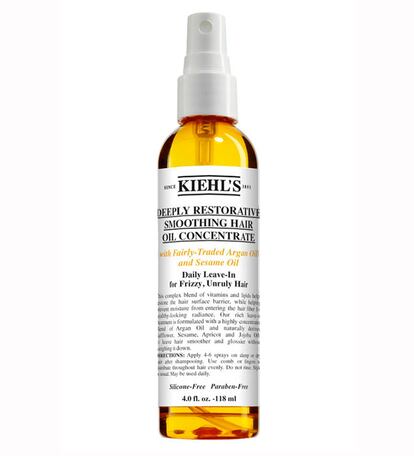 Además de sus aceites faciales, Kiehl`s ofrece éste capilar especialmente creado para ayudar a los cabellos encrespados a  recobrar la suavidad. (19,90 euros).