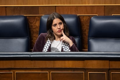 La ministra de Igualdad en funciones, Irene Montero, durante la segunda sesión del debate de investidura de Pedro Sánchez. 