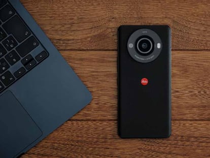 Leica Leitz Phone 3 encima de una mesa