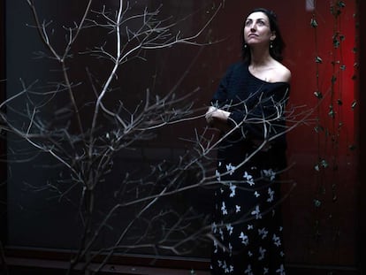 La escritora Violaine Huisman, en su casa en Brooklyn en febrero pasado.
