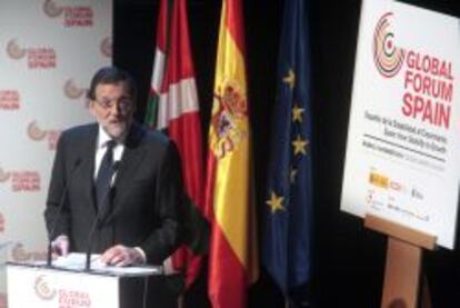 GRA488. BILBAO, 03/03/2014.- El presidente del Gobierno, Mariano Rajoy, durante la clausura en el Foro Global España 2014, donde ha intervenido varios comisarios europeos y presidentes de algunas de las empresas españolas más importantes. EFE/LUIS TEJIDO