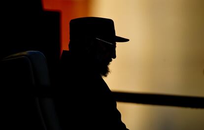 El líder cubano, Fidel Castro, durante su discurso a los estudiantes congregados en la Universidad de La Habana.