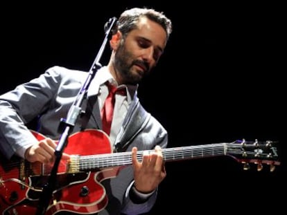 Jorge Drexler, durante una actuaci&oacute;n en Barcelona.