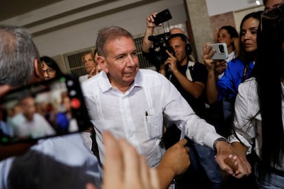 Venezuelan opposition candidate Edmundo González Urrutia casts his vote in Caracas during the elections on July 28.