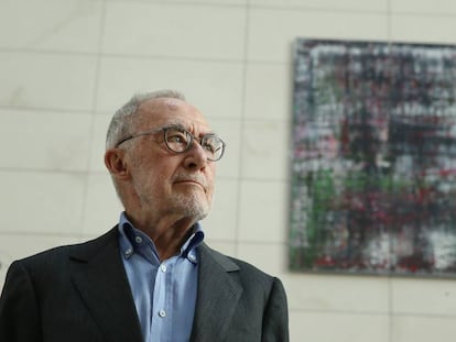 Gerhard Richter, junto a una de sus obras el pasado septiembre en Berlín.