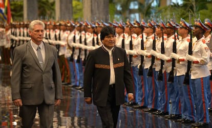 Evo Morales junto al presidente cubano, Miguel Díaz-Canel, el pasado 23 de abril.