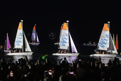 Espectáculo de inauguración de la Copa América de vela de Barcelona en la Playa de Bogatell. 