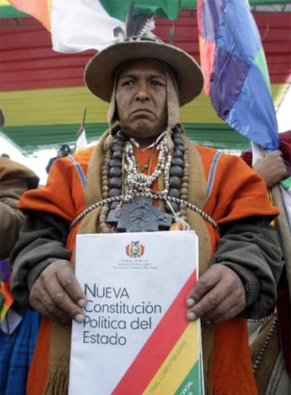 Un seguidor del presidente boliviano, Evo Morales, en El Alto.