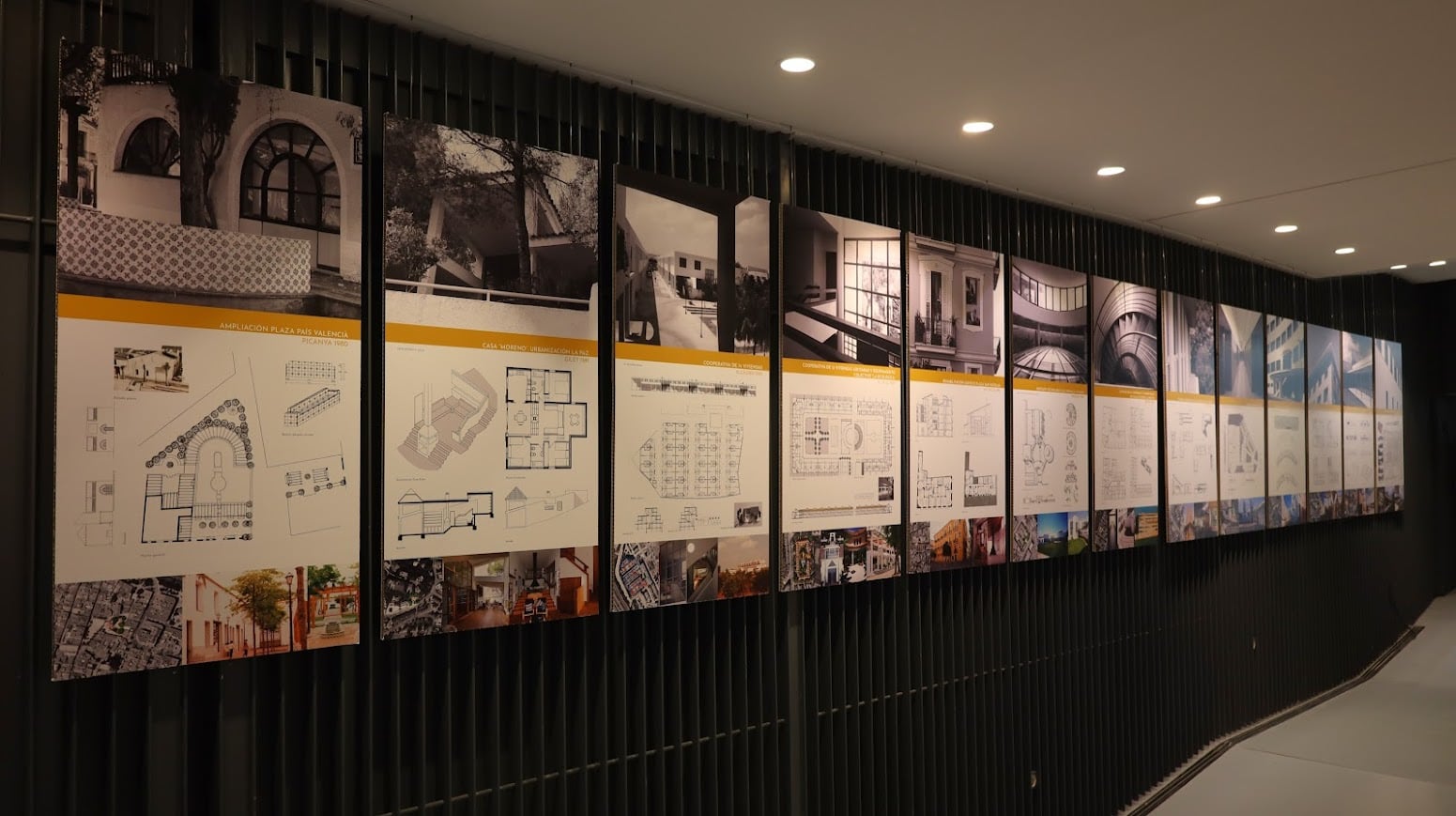 Una perspectiva de la exposición dedicada a Alberto Sanchis en el Colegio de Arquitectos de Valencia.